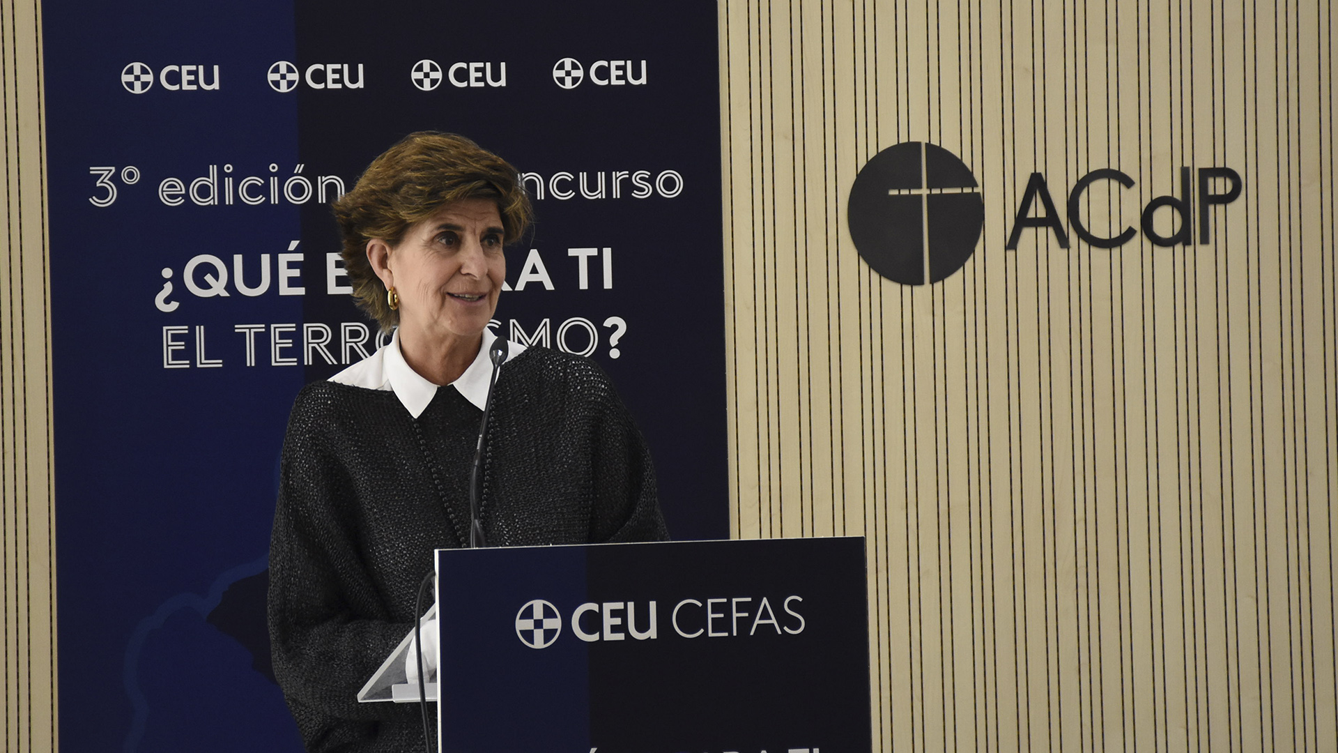 9 1 • Segundo premio en el concurso “¿Qué es para ti el terrorismo?”