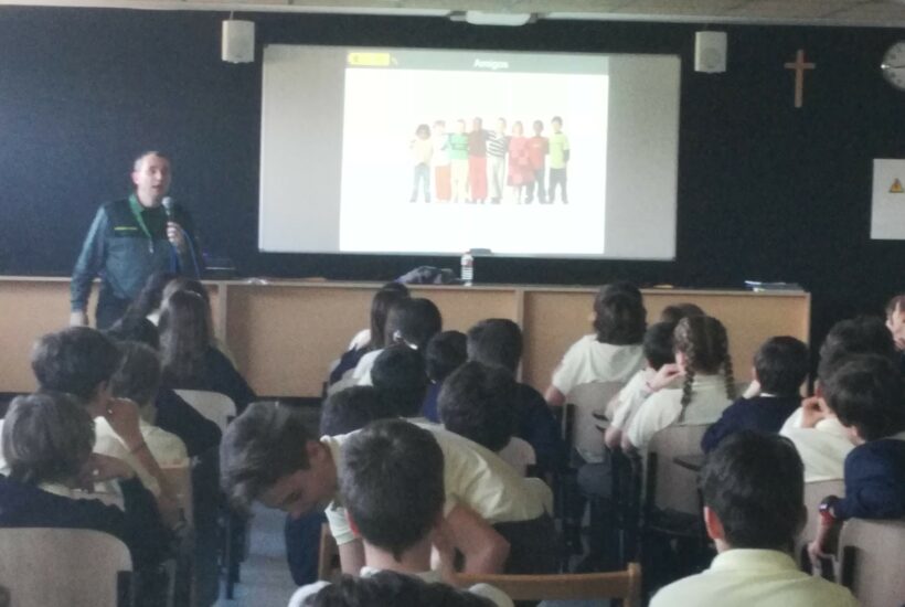 Redes sociales en menores ceu monteprincipe
