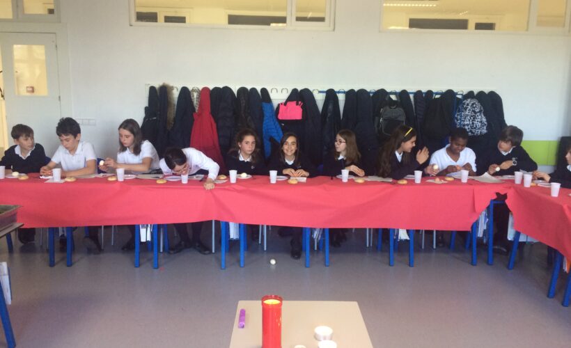 Los alumnos de 6º de Primaria celebran una "cena judía"