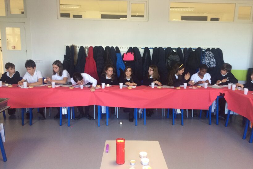 Los alumnos de 6º de Primaria celebran una "cena judía"