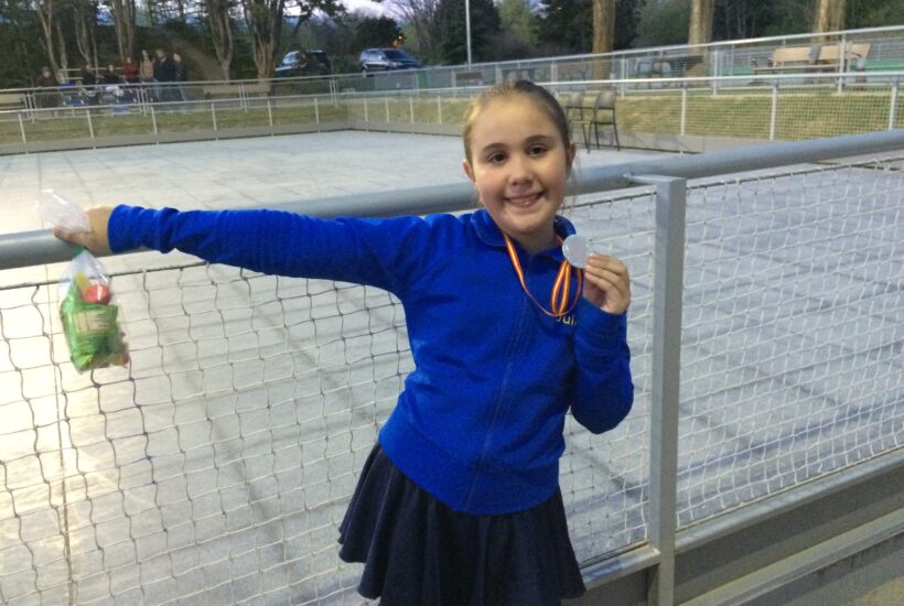 Nuestra alumna de 4º Primaria, ganadora en el Campeonato de patinaje artístico por equipos del Club de Campo