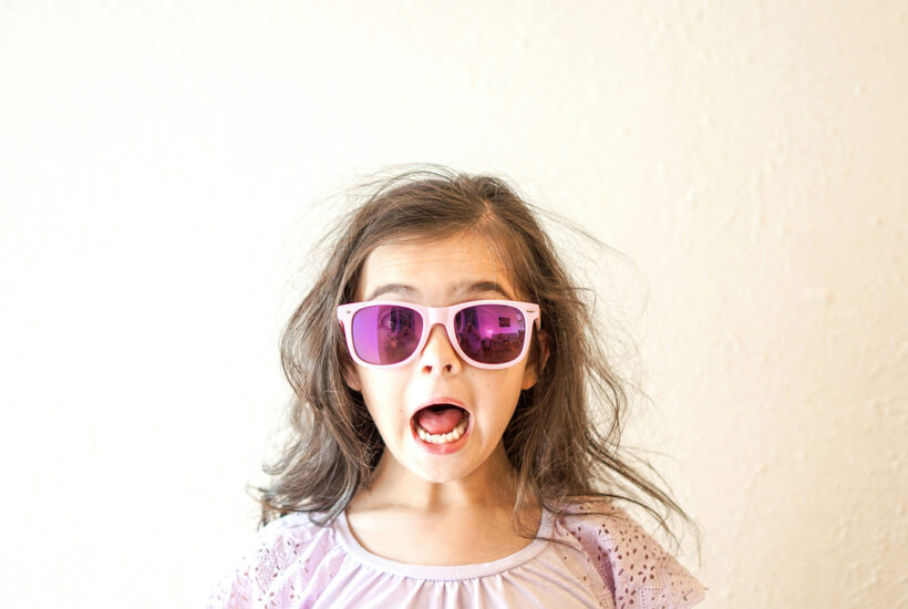 La importancia del uso de gafas de sol para proteger los ojos de nuestros hijos
