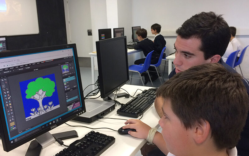 Nuestros alumnos de Primaria trabajan en la creación de videojuegos
