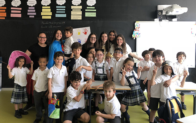 Fantástica experiencia colaborativa en inglés de los alumnos de Bachillerato e Infantil