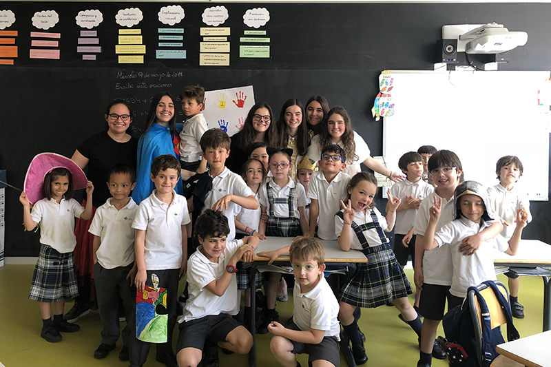 Fantástica experiencia colaborativa en inglés de los alumnos de Bachillerato e Infantil